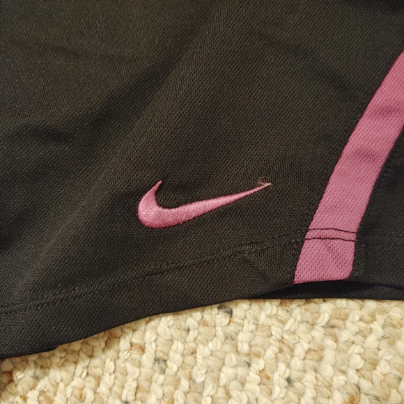 Nike shorts - Picture 2 of 3